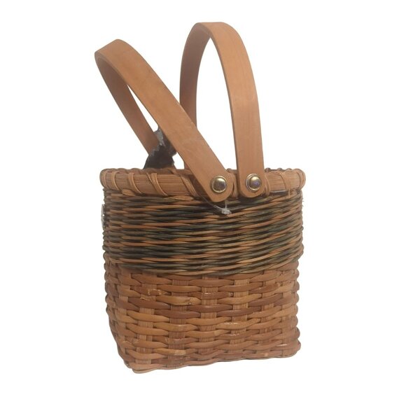 Bath & Body Works Handmade & Heartfelt Wicker Basket Green Brown - Picture 3 of 7